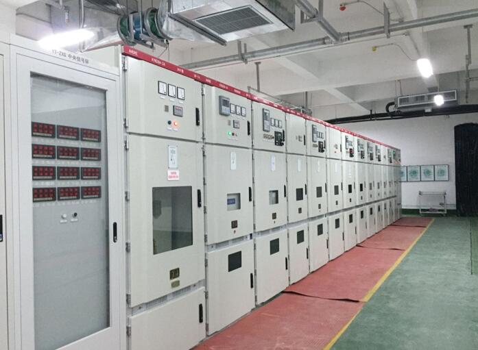 省政府辦公樓對(duì)供配電設(shè)備的要求極為嚴(yán)格，經(jīng)過層層篩選考察，選定安徽得潤(rùn)電氣技術(shù)有限公司中標(biāo)，為政府辦公樓的供配電提供了高低壓開關(guān)柜、無功補(bǔ)償?shù)妊b置。近期項(xiàng)目現(xiàn)場(chǎng)我公司設(shè)備已一次性帶電調(diào)試完成，其優(yōu)異的表現(xiàn)更是得到廣泛贊譽(yù)。