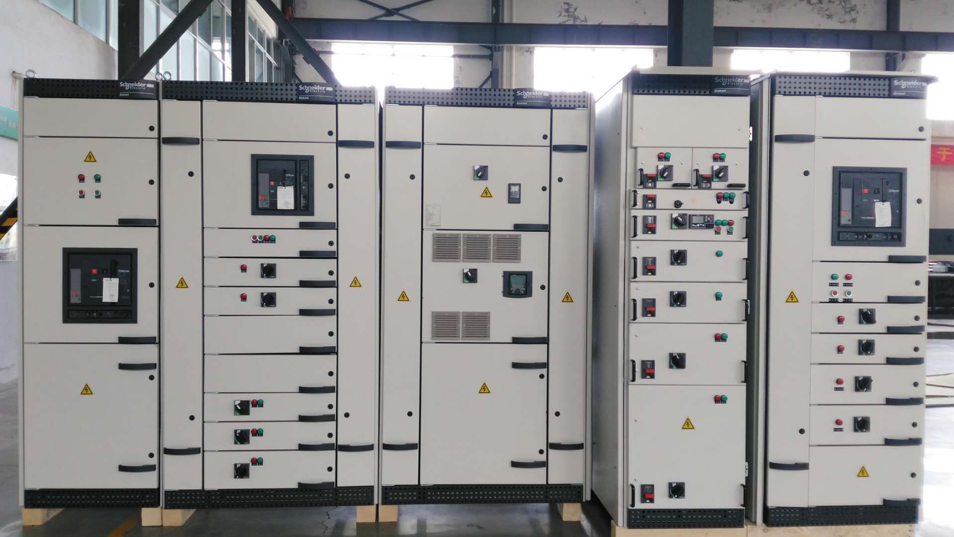 施耐德低壓柜，blokset型號(hào) 得潤電氣樣柜