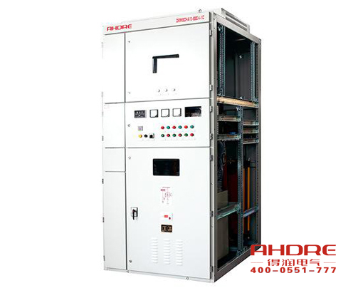 隨著電網(wǎng)供電質(zhì)量進(jìn)一步加強(qiáng)，為了節(jié)約電能，提高電能的利用率，各企業(yè)積極的在中壓系統(tǒng)采取電容集中補(bǔ)償有力措施，以利功率因數(shù)的提高。這樣企業(yè)就需要找生產(chǎn)無功補(bǔ)償裝置廠家購買無功補(bǔ)償裝置。安徽得潤電氣技術(shù)有限公司就是一家有實(shí)力的無功補(bǔ)償裝置生產(chǎn)廠家。下面介紹一下得潤電氣無功補(bǔ)償裝置產(chǎn)品的優(yōu)勢在哪里？